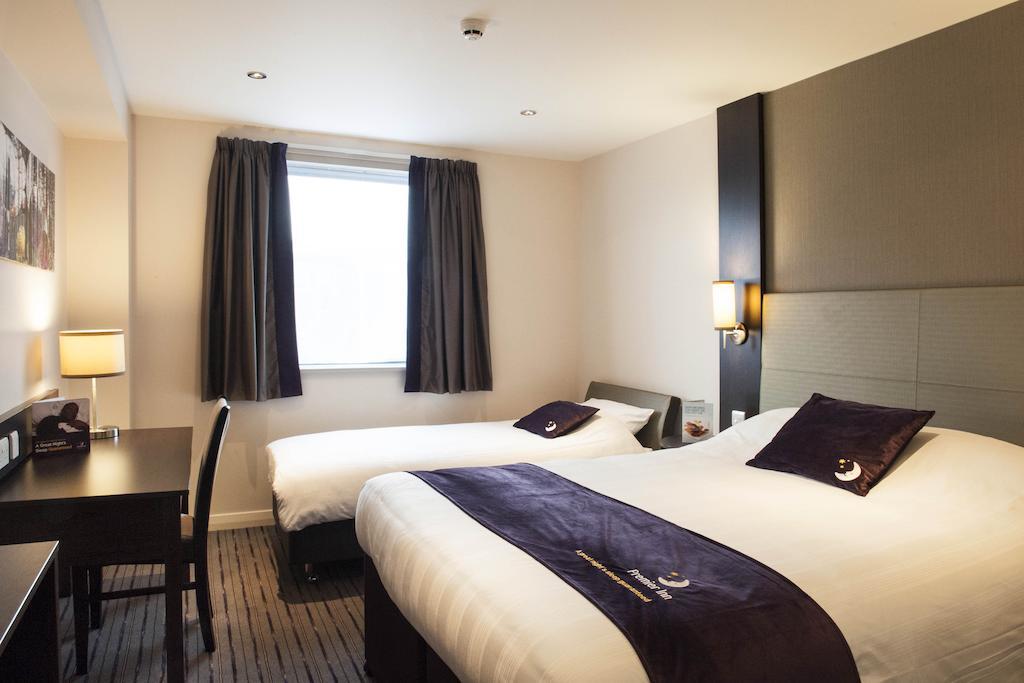 Premier Inn Bath City Centre Δωμάτιο φωτογραφία